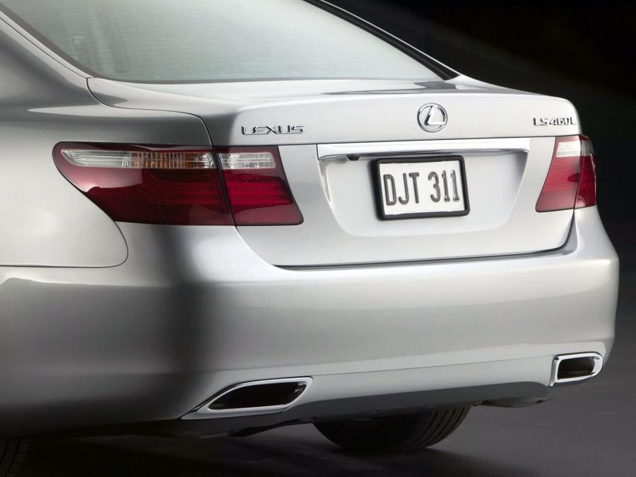  Lexus LS460 L 2007 года  (фото 13 из 22)